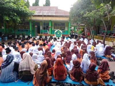 Yasinan Aktivitas Rutin Sebagai Pembentukan Karakter Siswa/i MIN 1 Langkat