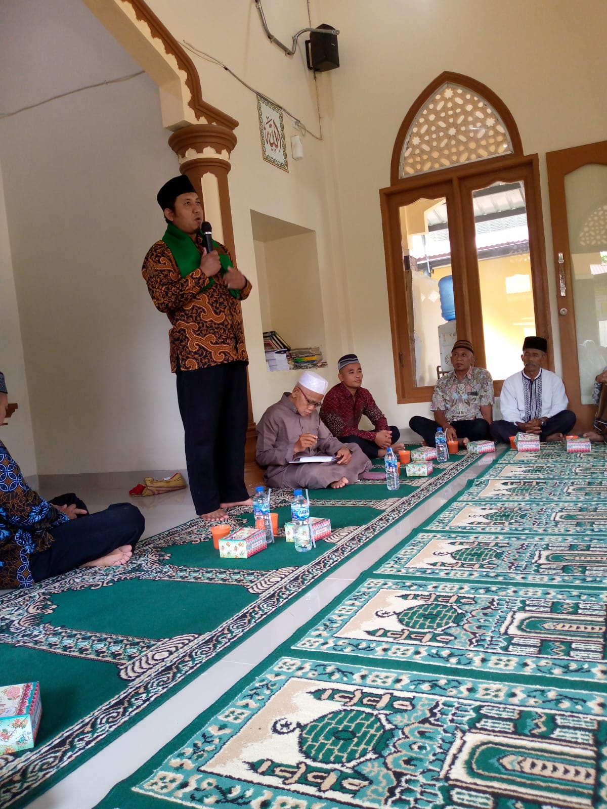 You are currently viewing Penyuluh Agama Islam KUA Wampu Isi Tausyiah Peringatan Maulid Nabi Muhammad SAW