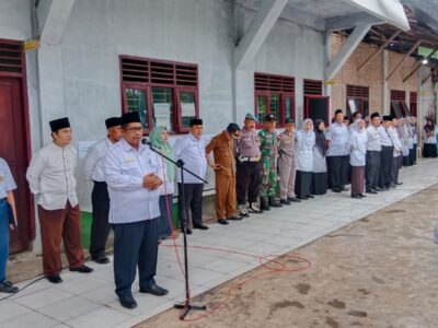 Pembina Upacara, Kakan Kemenag Sampaikan Pesan Moderasi Beragama dan Sertifikasi Produk Halal