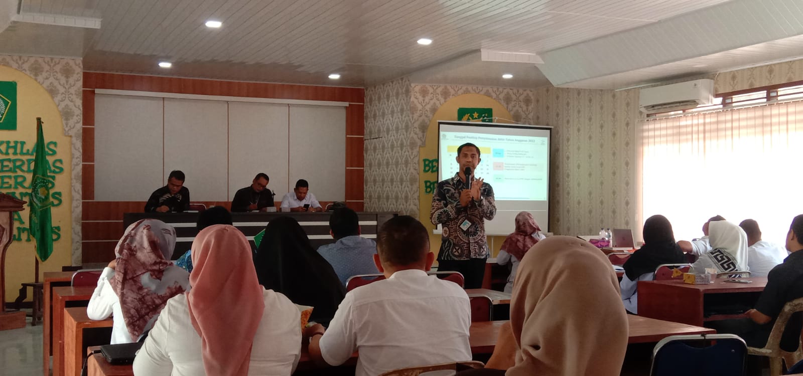 You are currently viewing Kemenag Langkat Ikuti FGD KPPN Medan II Kesiapan Satker Hadapi Akhir TA 2022