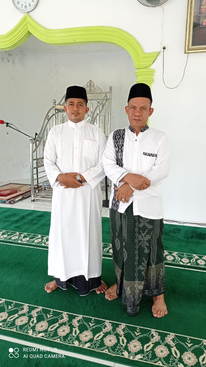 You are currently viewing Usai Sholat Jumat, Muhammad Syafi’i, PAI KUA Wampu Laksanakan Himbauan Kakanwil Kemenagsu