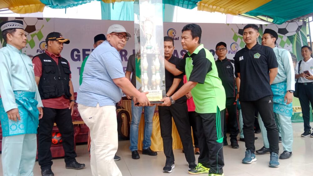 You are currently viewing Kakan Kemenag Langkat Buka Turnamen Futsal Pelajar Tingkat MTs