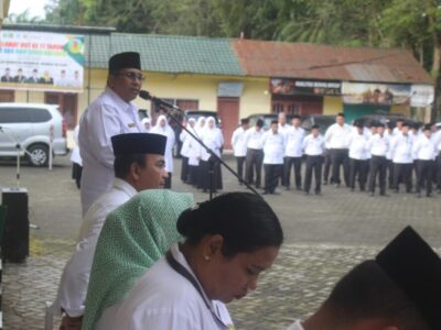 Pembina Apel Gabungan, Kakan Kemenag Langkat  Ajak Bahu Membahu Mewujudkan Kementerian Agama Kab. Langkat Yang Lebih Baik Lagi