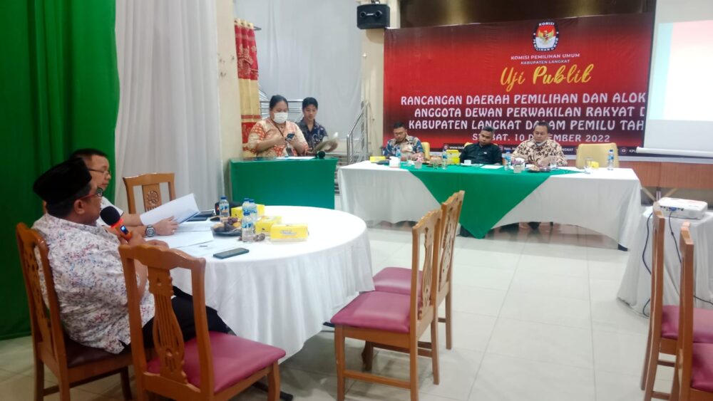 You are currently viewing Kakan Kemenag Hadiri Kegiatan KPU, Uji Publik Rancangan Dapil dan Alokasi Kursi Anggota DPRD Langkat