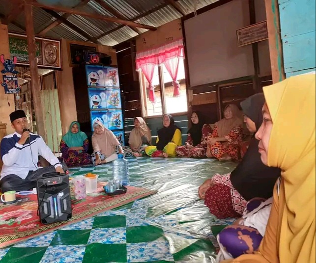 You are currently viewing Hadi Hidayat, Penyuluh Agama Islam Brandan Barat Lakukan Bimluh Perwiritan Al Hikmah Desa Kelantan