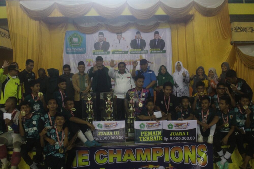 You are currently viewing Turnamen Futsal Cup 1 tingkat Pelajar Aliyah Se Kabupaten Langkat Sukses Di Gelar