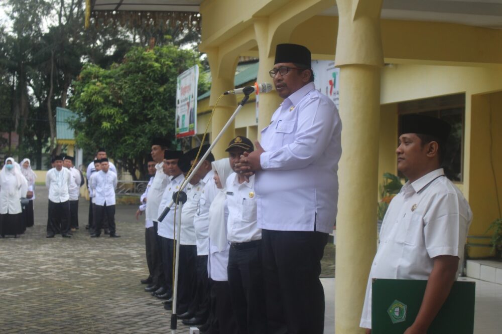 You are currently viewing Apel Gabungan Perdana 2023, Kakan Kemenag Langkat Harapkan ASN Lebih Profesional