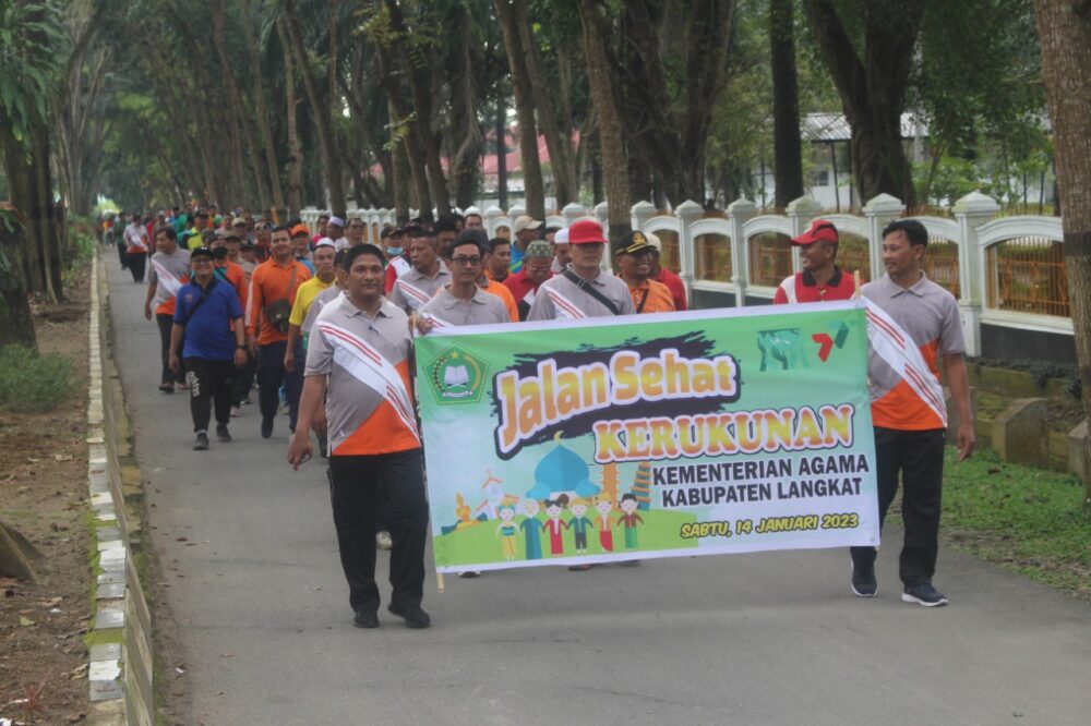 You are currently viewing Jalan Sehat Kerukunan Kemenag Langkat Wujud Nyata Moderasi Beragama