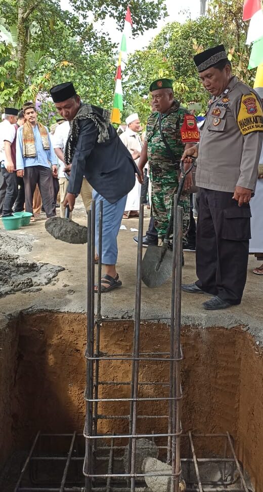 You are currently viewing Wakili Kakan, Ka. KUA Salapian Hadiri Peletakan Batu Pertama Renovasi Total Masjid Raya Naman Jahe