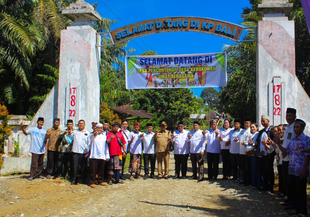 You are currently viewing Kakan Kemenag Langkat Canangkan Kampung Bali Sebagai Desa Percontohan Desa Kerukunan Umat Beragama