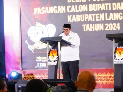 Sejukkan Suasana Debat Cabup dan Cawabup Kedua, Kakankemenag Langkat Lantunkan Doa