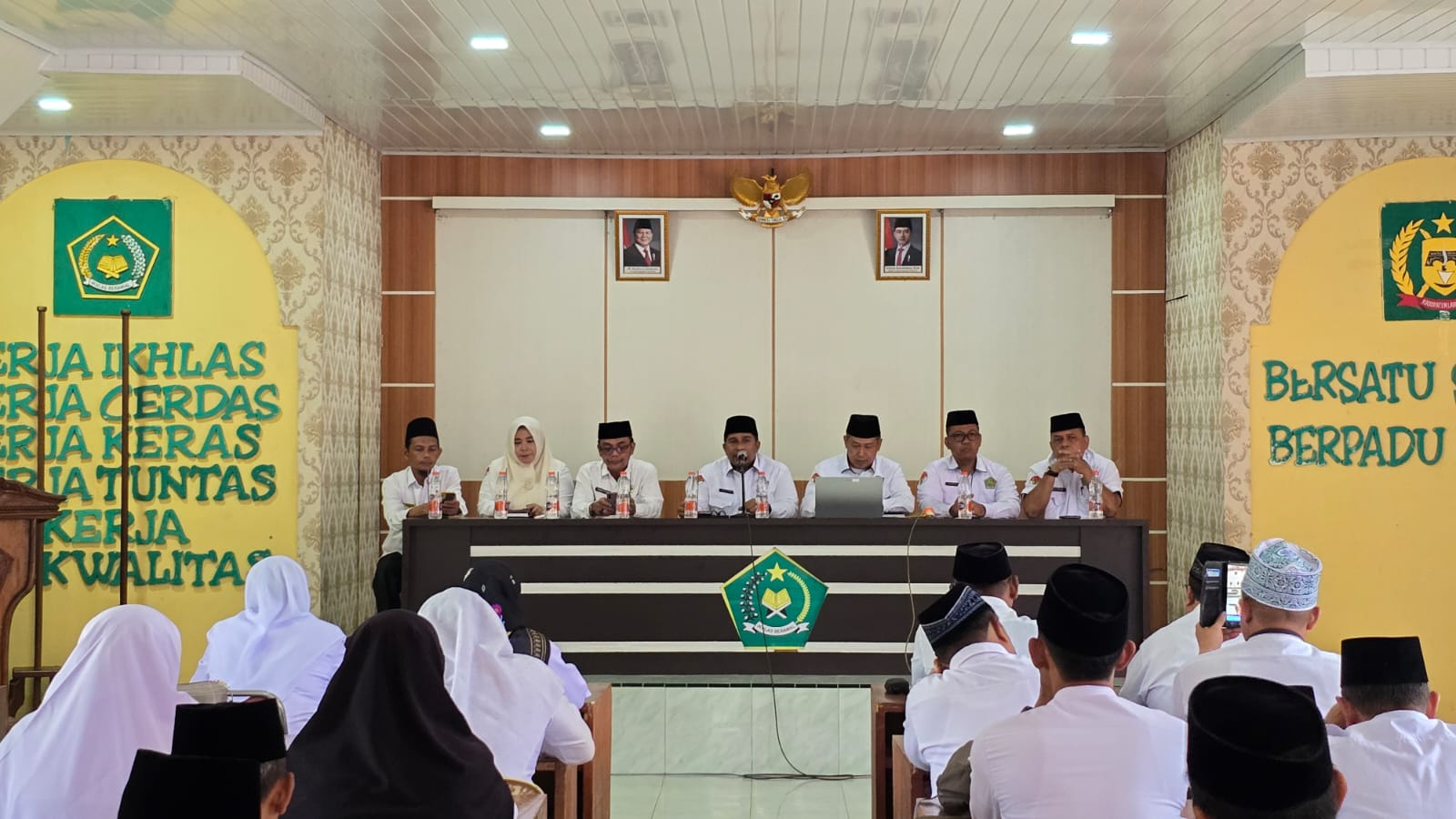 You are currently viewing Kemenag Langkat Laksanakan Rapat Koordinasi dan Evaluasi Program